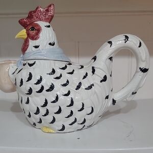 Farmhouse Rooster Teapot